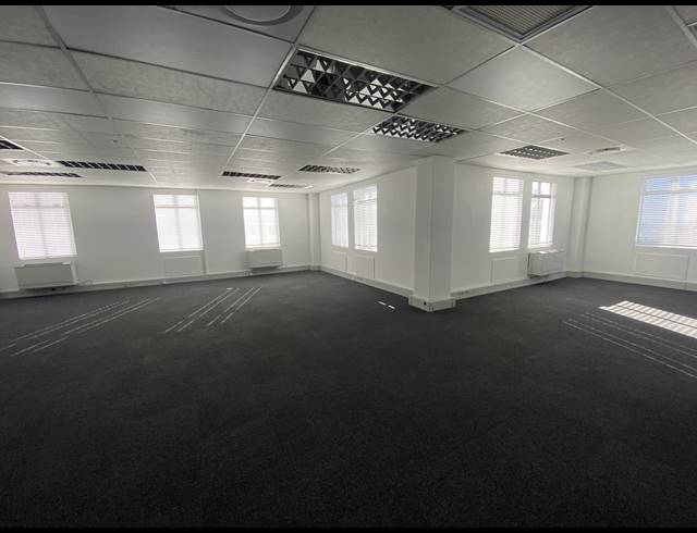 138M² OFFICE TO LET IN STEENBERG